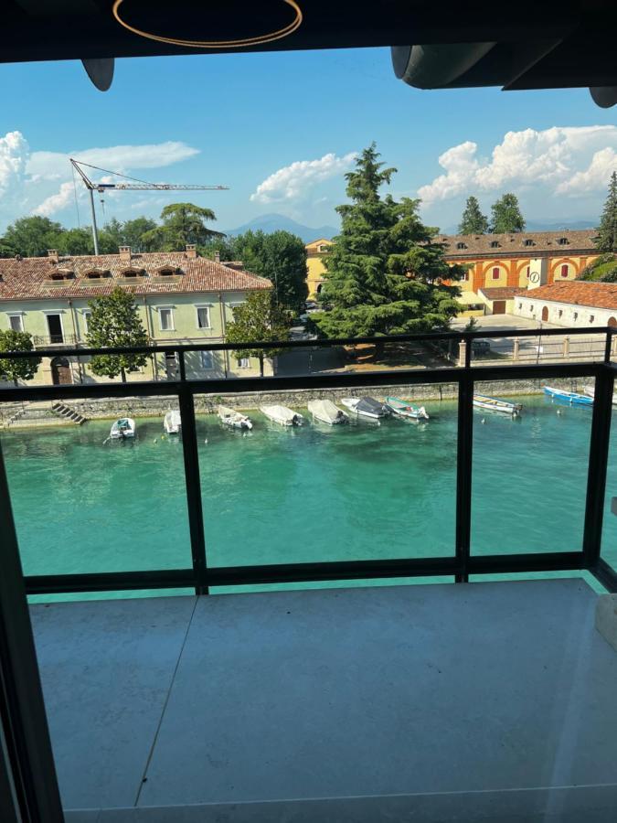 C House Rooms Lake Peschiera del Garda Extérieur photo