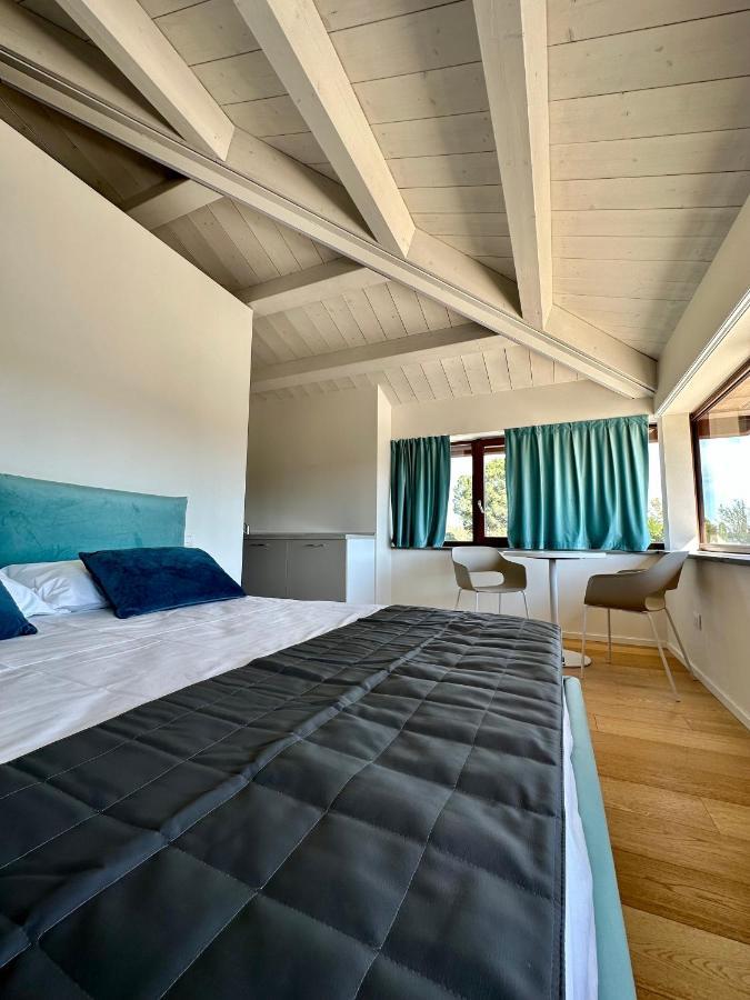 C House Rooms Lake Peschiera del Garda Extérieur photo