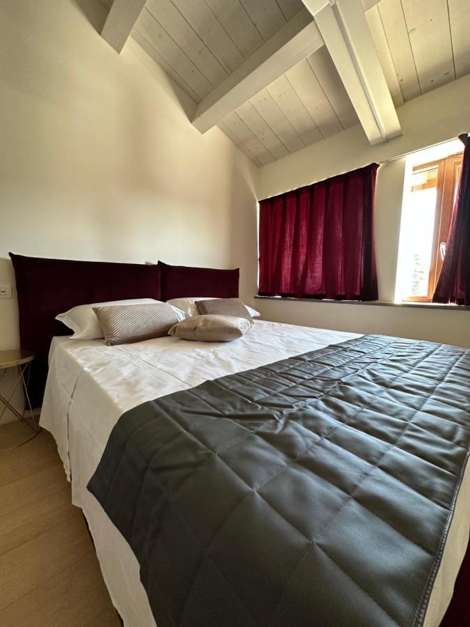 C House Rooms Lake Peschiera del Garda Extérieur photo